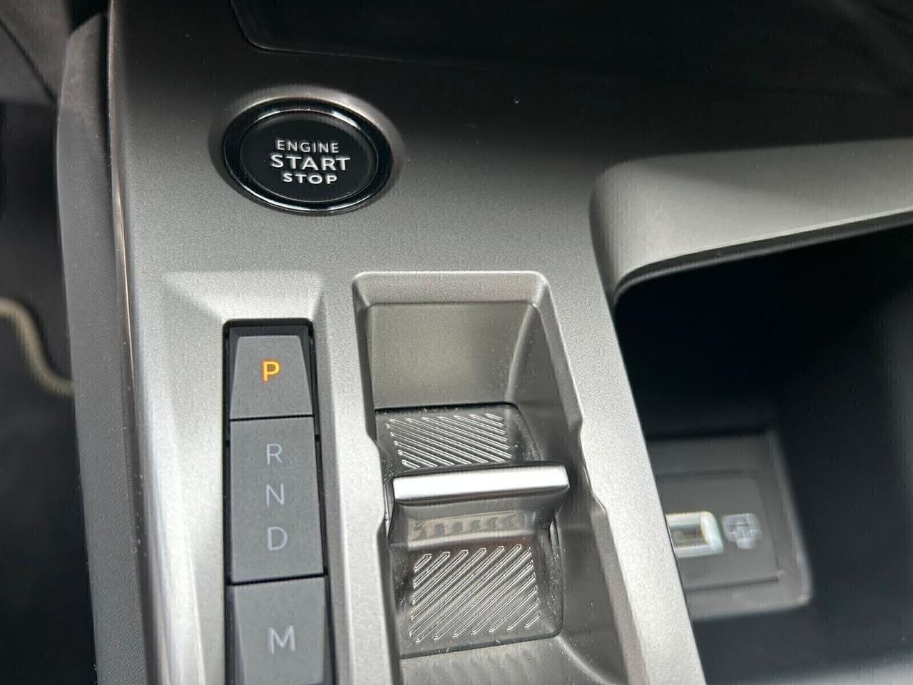 Peugeot 308 SW GT PureTech 130 EAT8 SPOTICAR