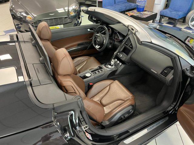 AUDI R8 Spyder 5.2 V10 FSI quattro R tronic