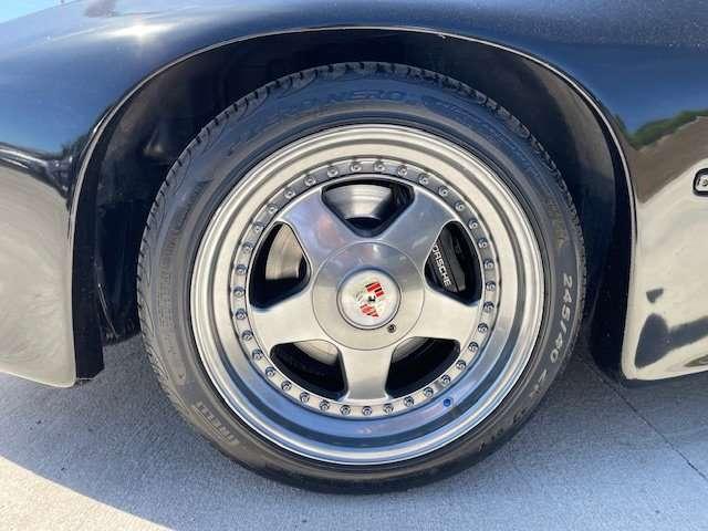 Porsche 928 S4 STROSEK