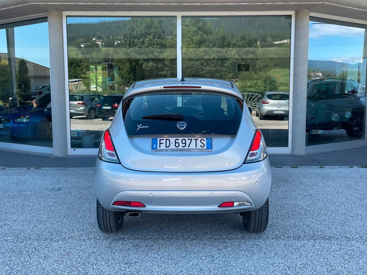 Lancia Ypsilon 1.2 69 CV 5 porte Gold "OK NEOPATENTATI"