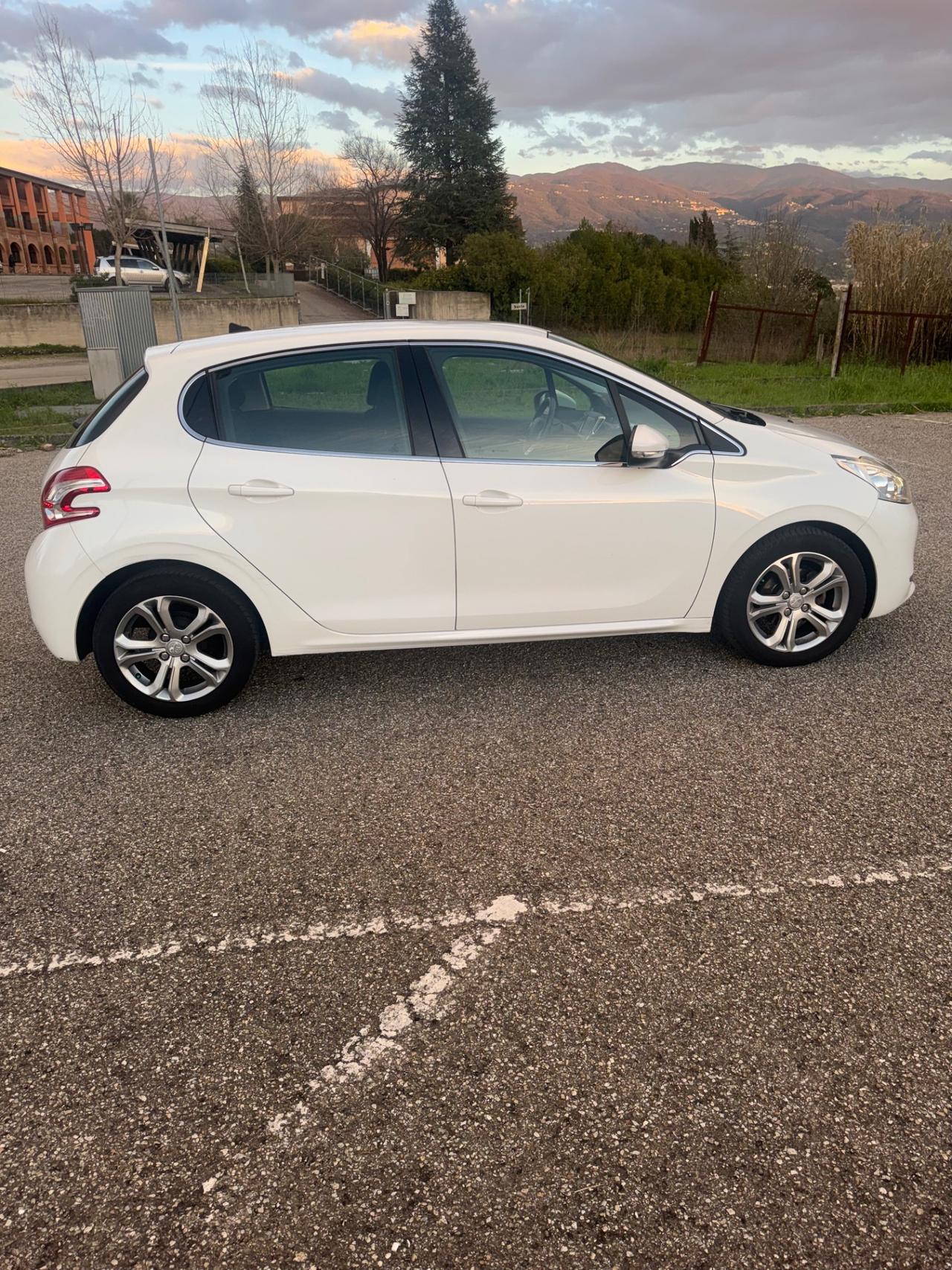 Peugeot 208 1.2 VTi 82 CV 5 porte Allure