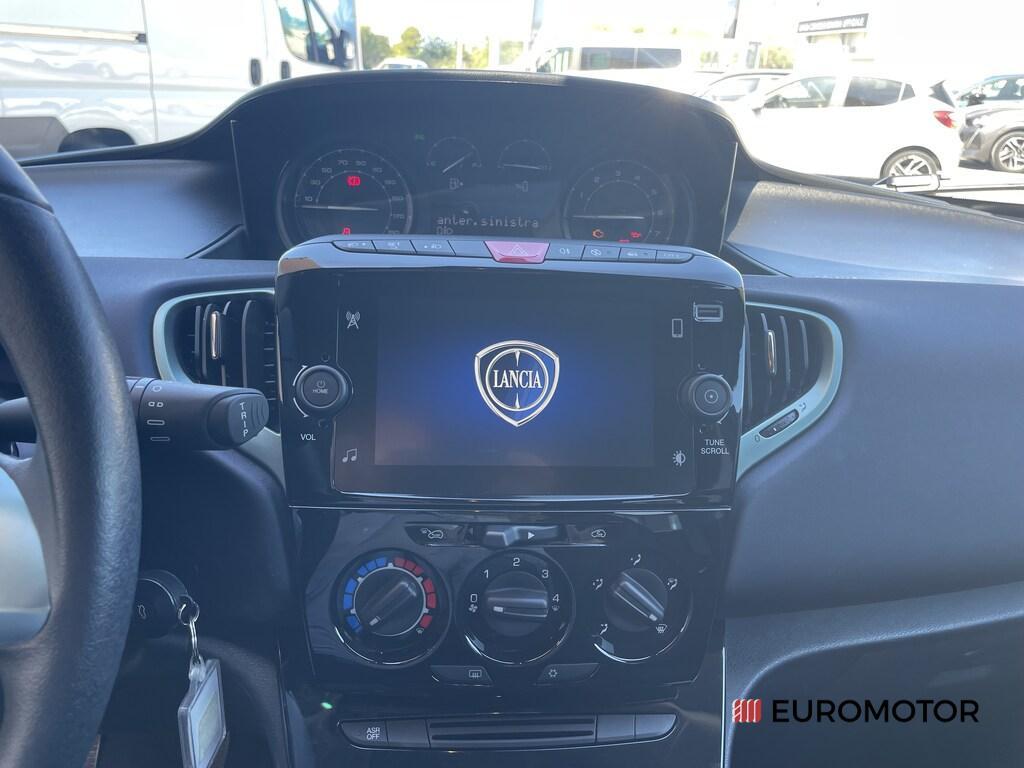 Lancia Ypsilon 1.0 FireFly Hybrid Platino