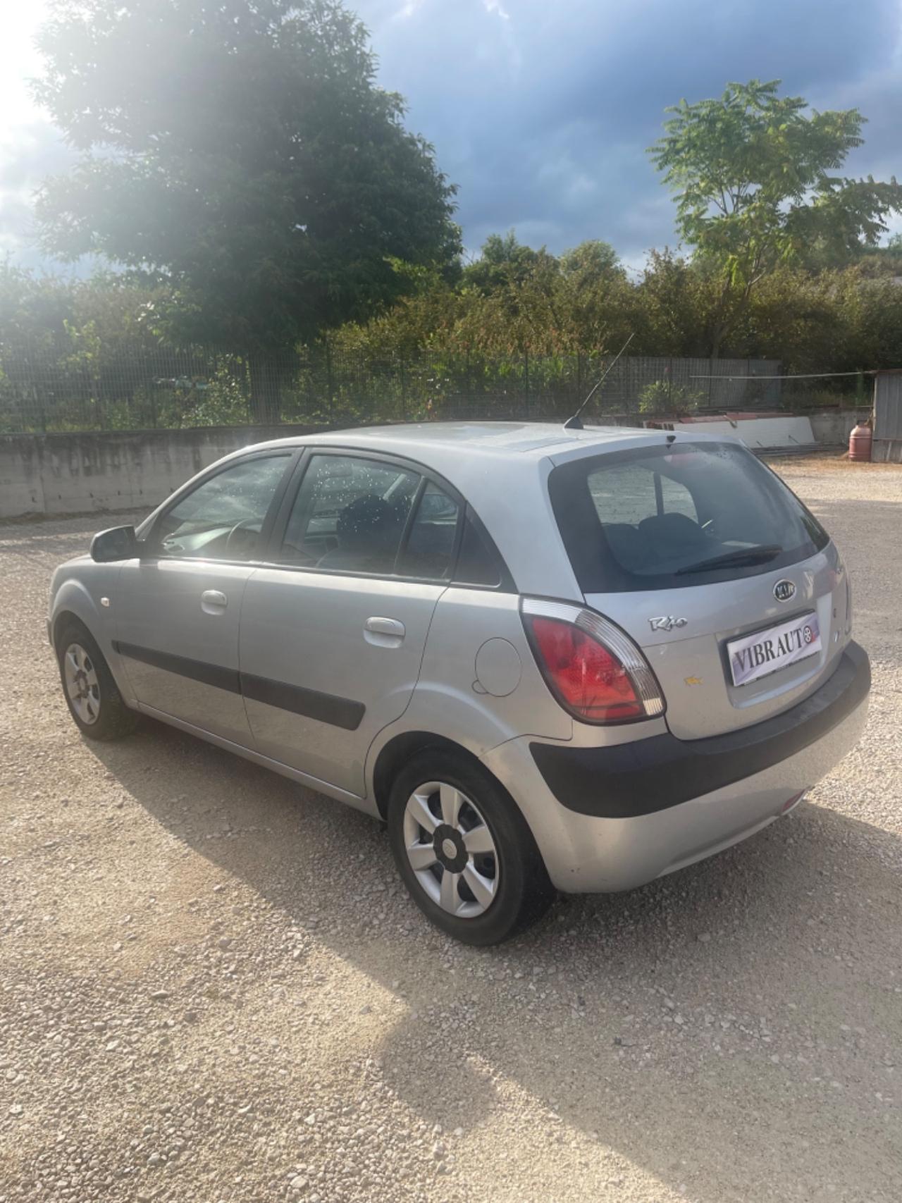 Kia Rio 1.5 16V CRDi 5p. EX Challenge