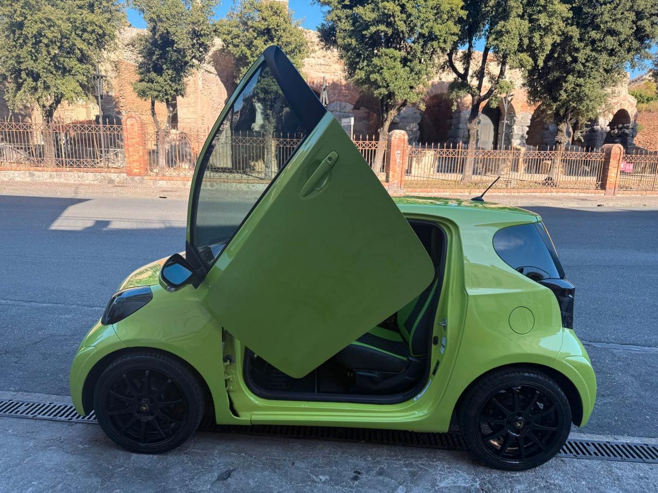 Toyota iQ 1.0 ACCESSORIATA STILE LAMBORGHINI PORTE ALI DI GABBIANO PERMUTE 3336121884