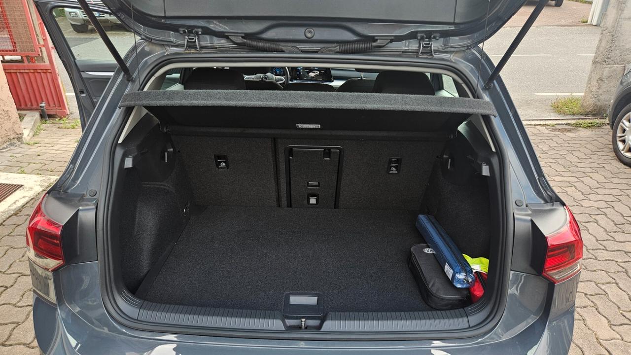 Volkswagen Golf 1.0 tsi evo Life 110cv ACC- NAVY-CARPLAY-