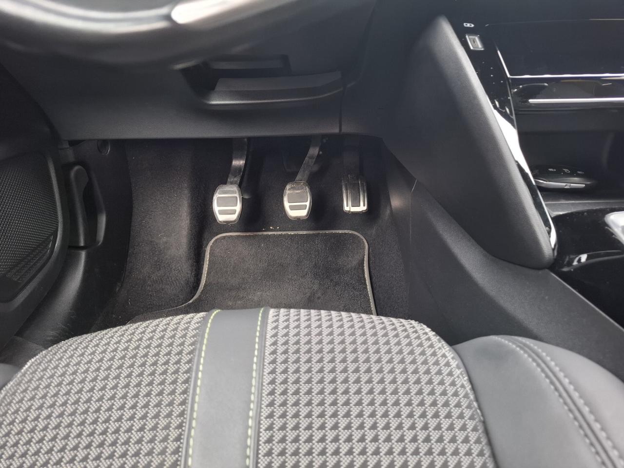 Peugeot 208 PureTech 1.2 GT line 100 cv 2023