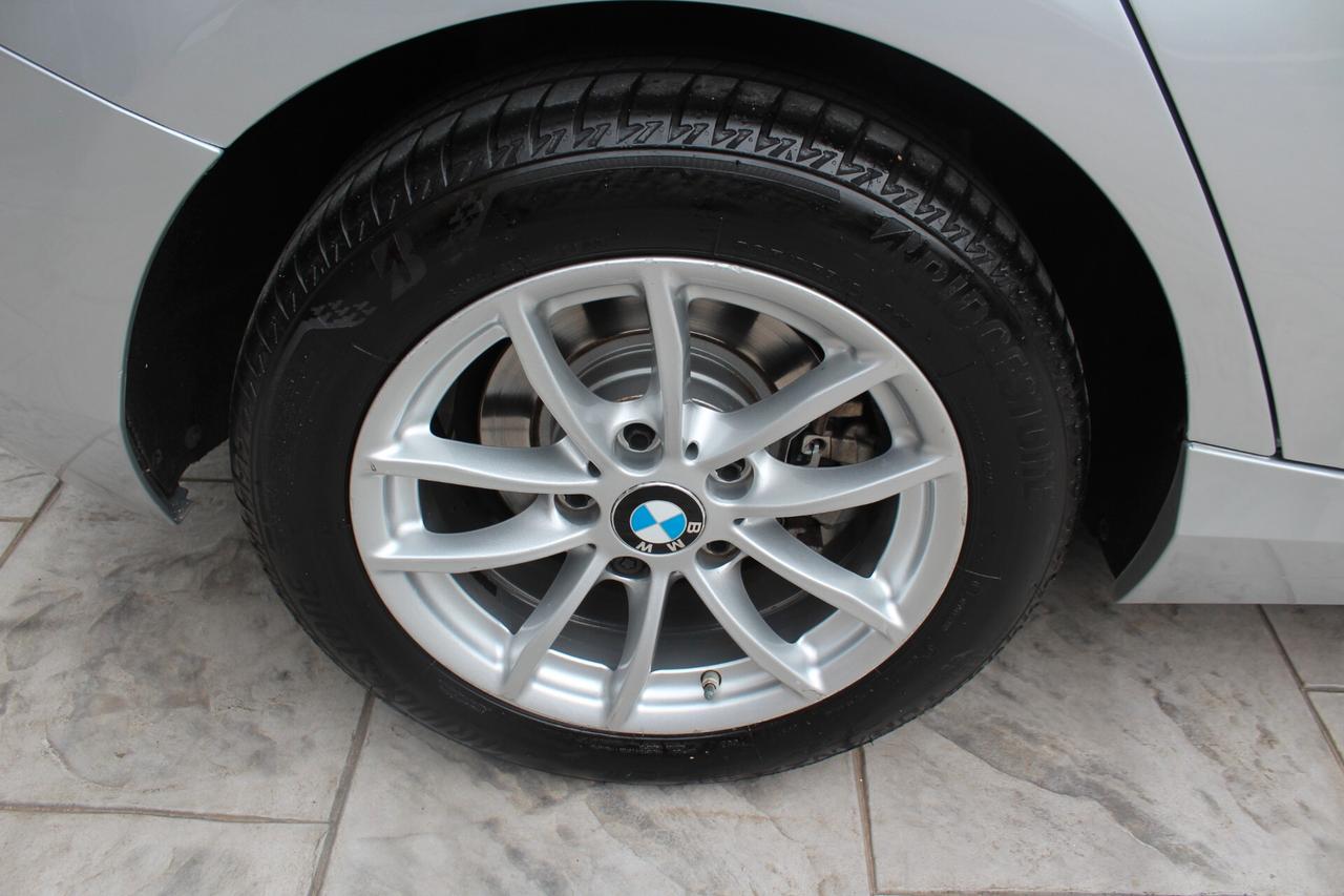 Bmw 116 116d 5p. Advantage