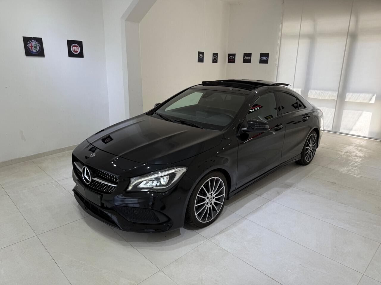 CLA 220 D AUTOMATIC PREMIUM TOTAL BLACK