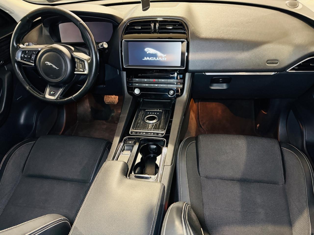 Jaguar F-Pace 3.0 300 CV AWD R-DYNAMIC*UNIPRO*TETTO