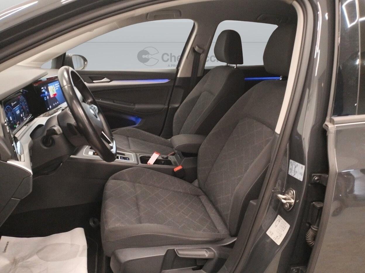 VOLKSWAGEN Golf 8ª serie Golf 1.0 eTSI EVO DSG...