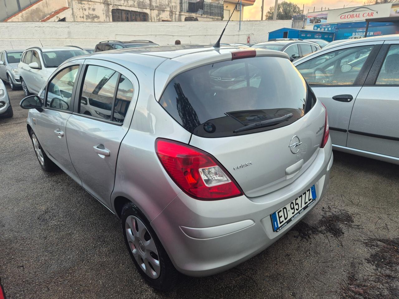 Opel Corsa 1.2 5 porte Cosmo EURO 5 2011