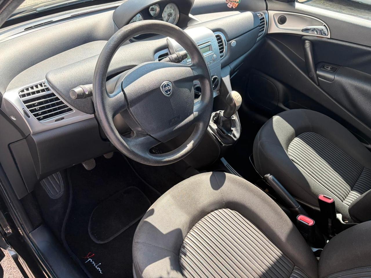 Lancia Ypsilon 1.3 MJT 75 CV Argento*NEOPATENTATI
