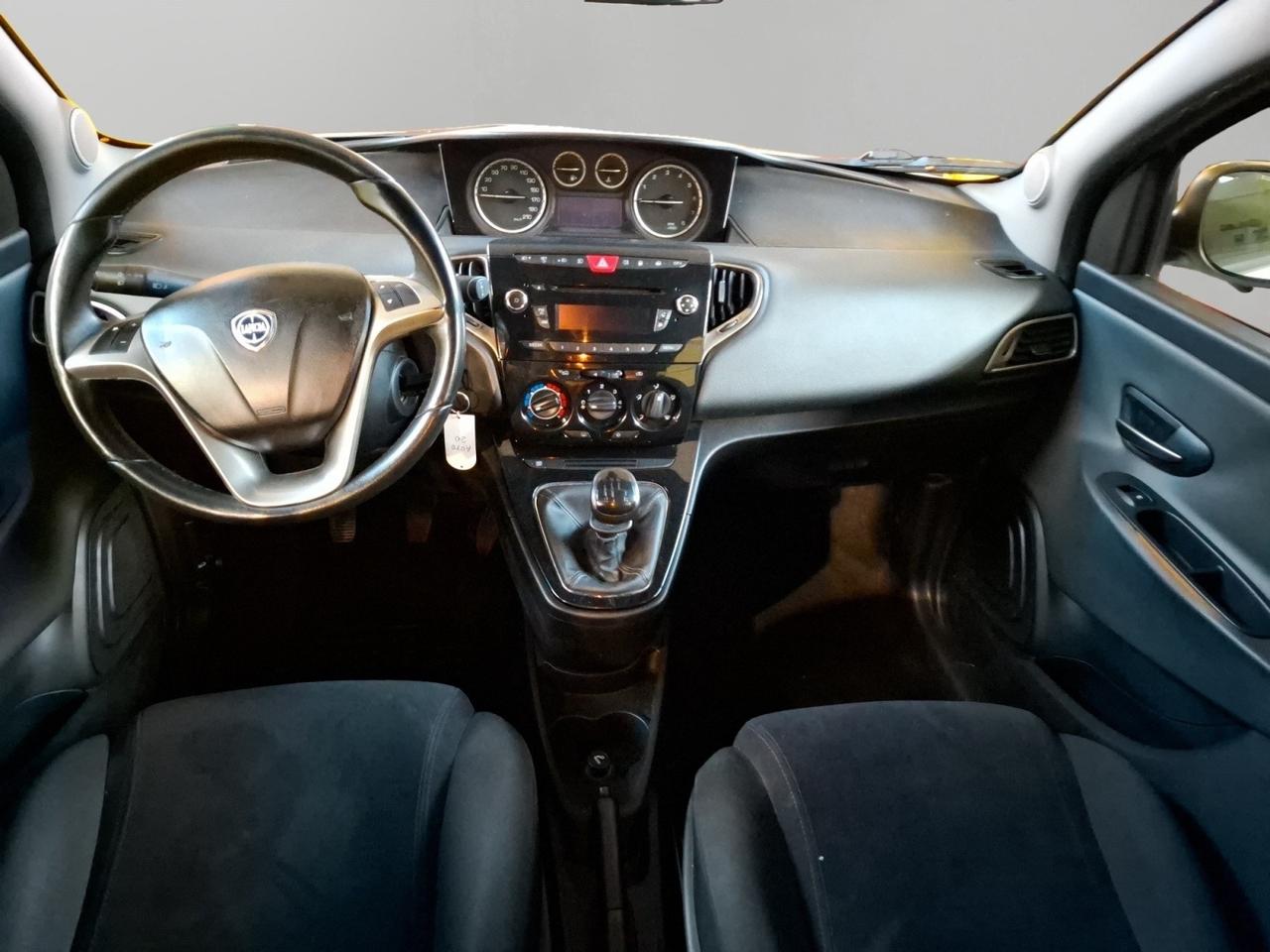 Lancia Ypsilon 0.9 TwinAir 85 CV 5 porte Metano Ecochic Gold