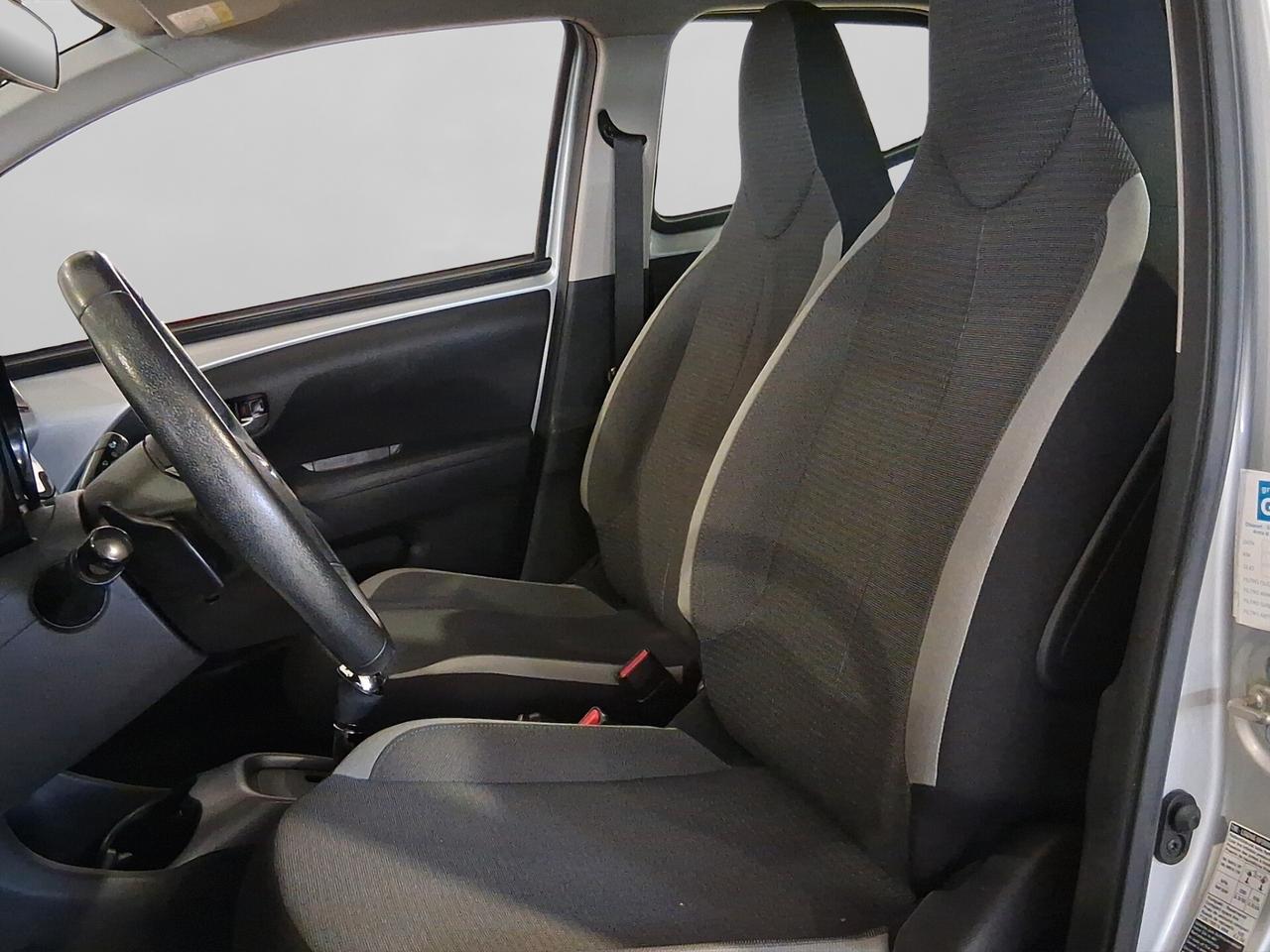 Toyota Aygo Connect 1.0 VVT-i 72 CV 5 porte x-play MMT