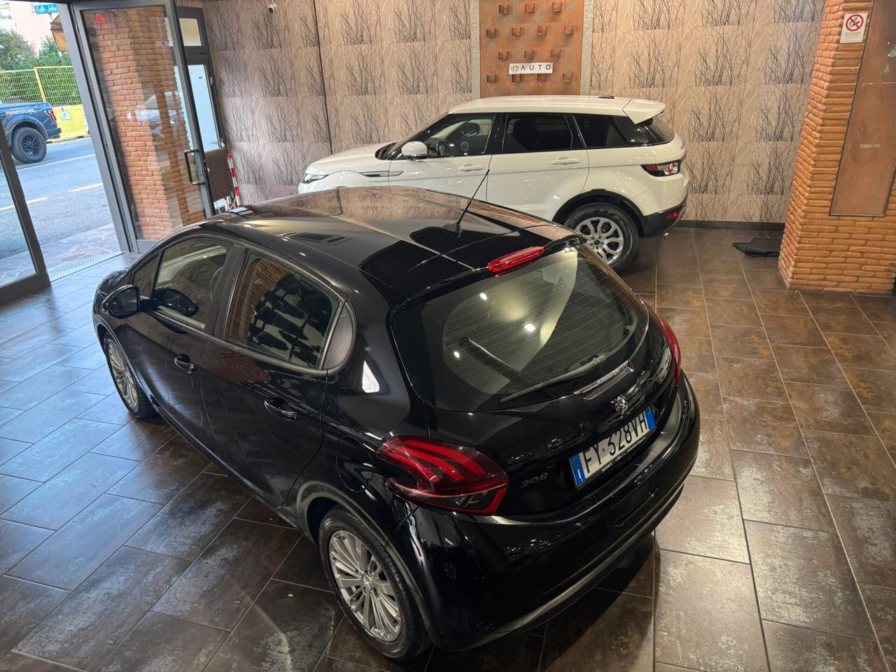 Peugeot 208 PureTech 82 5 porte Allure