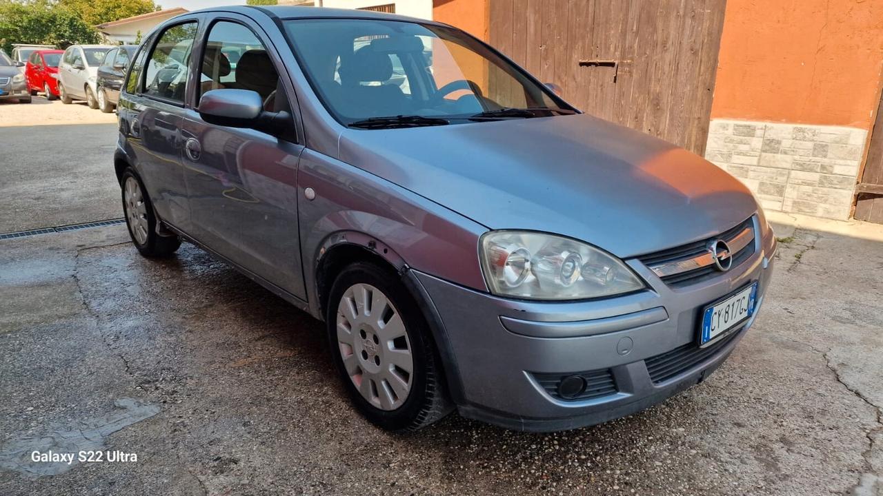 Opel Corsa 1.2i 16V cat 5 porte Cosmo