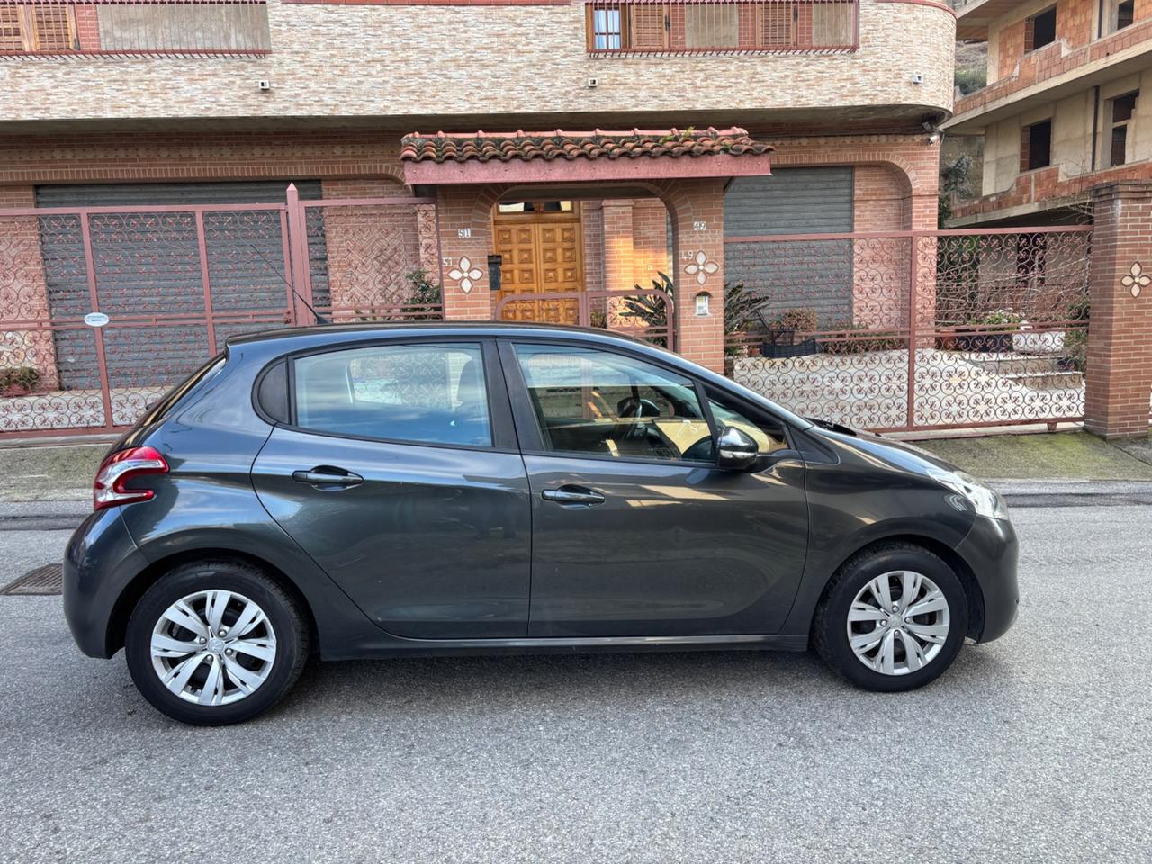 Peugeot 208 1.4 HDi 68 CV 5 porte Active