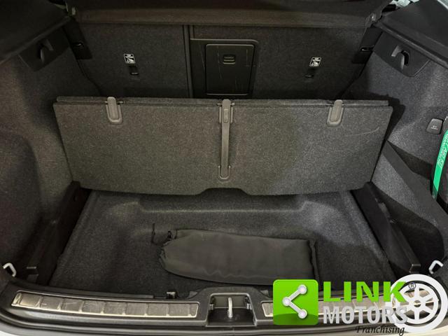 VOLVO XC40 D3 R-design MANUALE IVA FULL PELLE GARANZIA 24