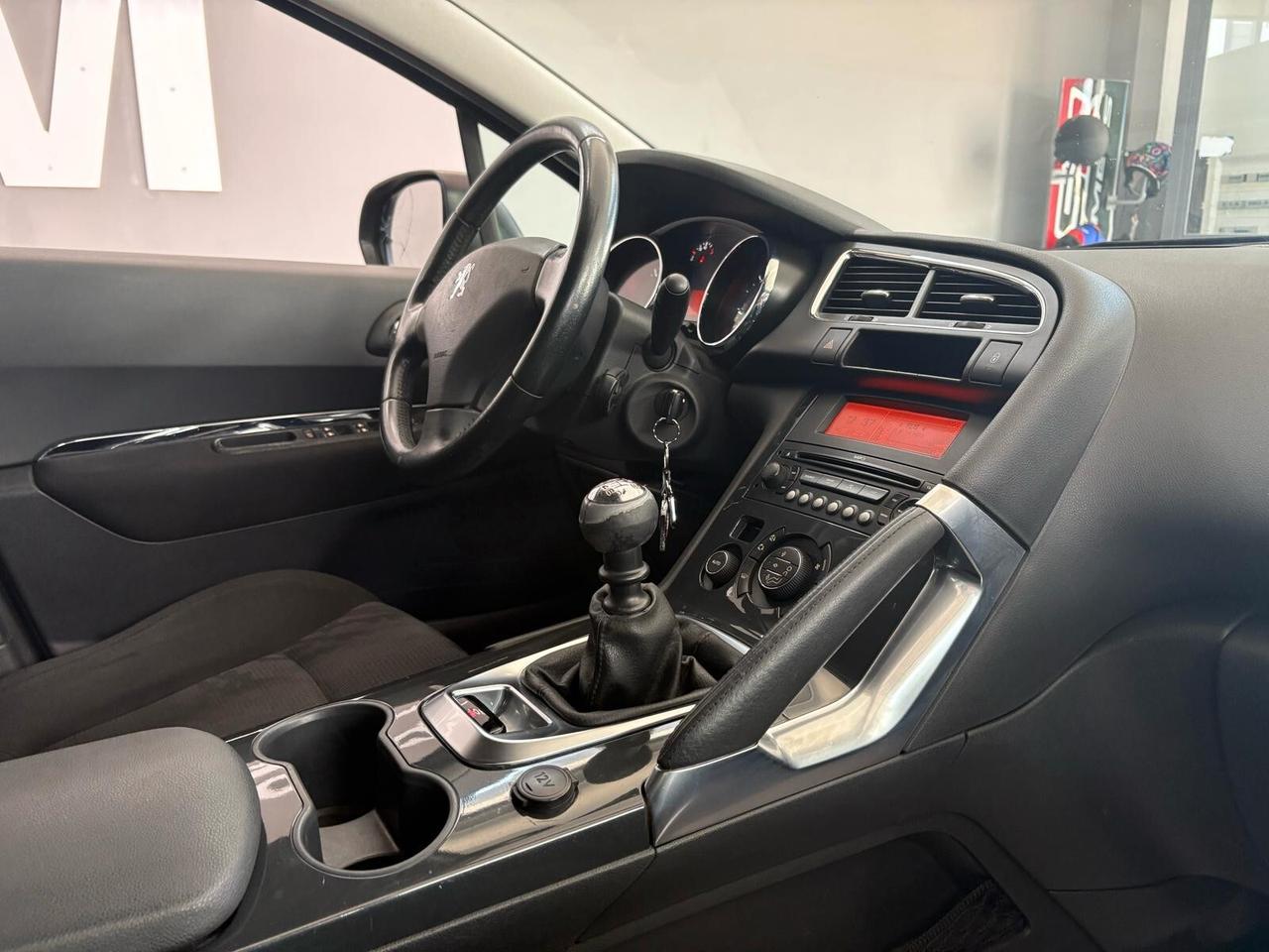 Peugeot 3008 1.6 HDi 110CV Outdoor