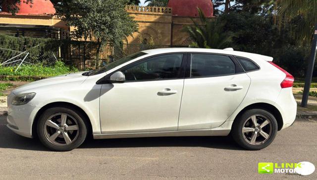 VOLVO V40 Cross Country D2 Momentum