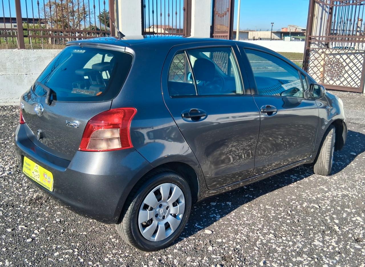 Toyota Yaris 1.0 5 porte Sol