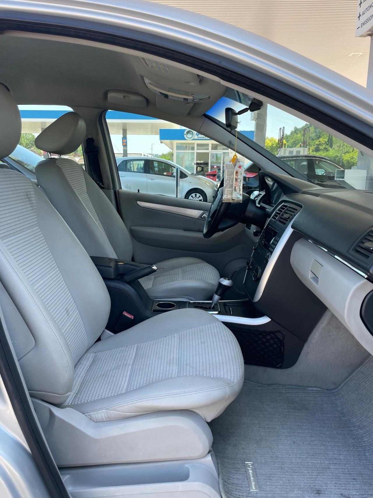 MERCEDES CLASSE B NEOPATENTATI 2.0 DISEL SPORT CAMBIO AUTOMATICO.