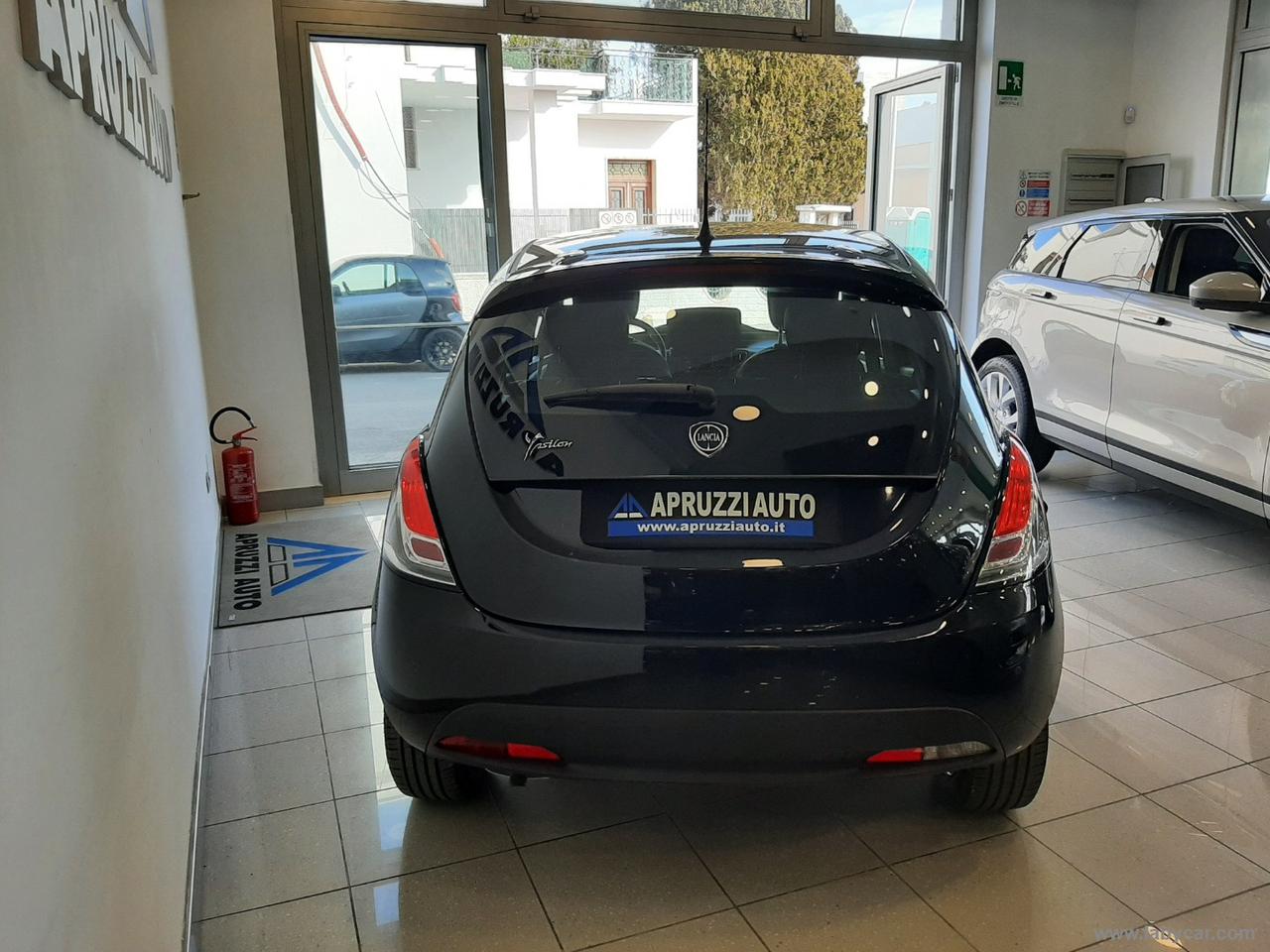 LANCIA Ypsilon 1.2 69 CV 5p. Gold