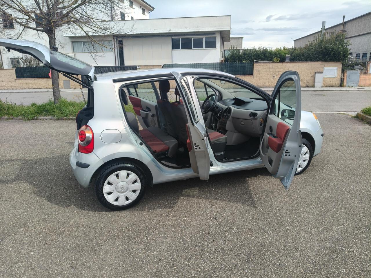 Renault Modus 1.2 benzina PER NEOPATENTATI