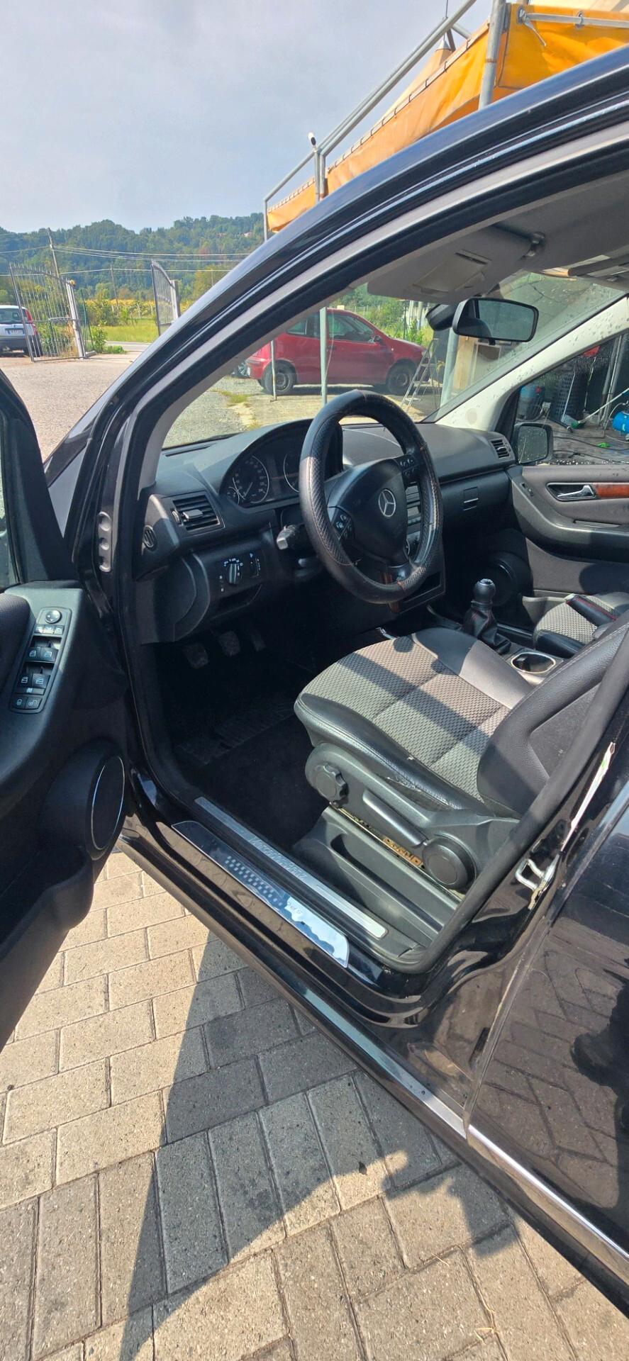 Mercedes-benz A 160 BlueEFFICIENCY anno 2011