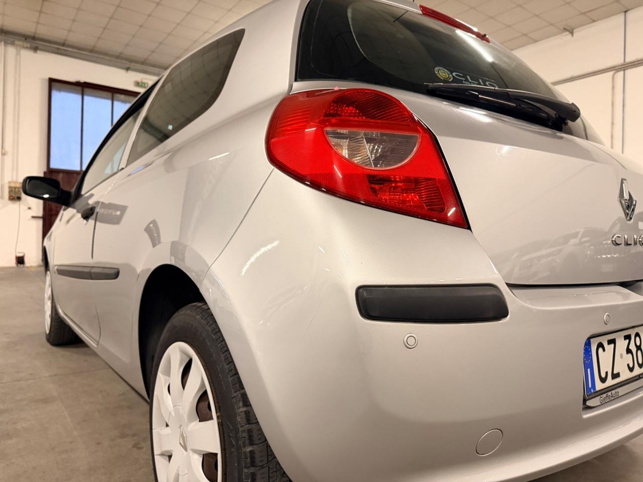 Renault Clio 1.2 16V 3 porte Luxe