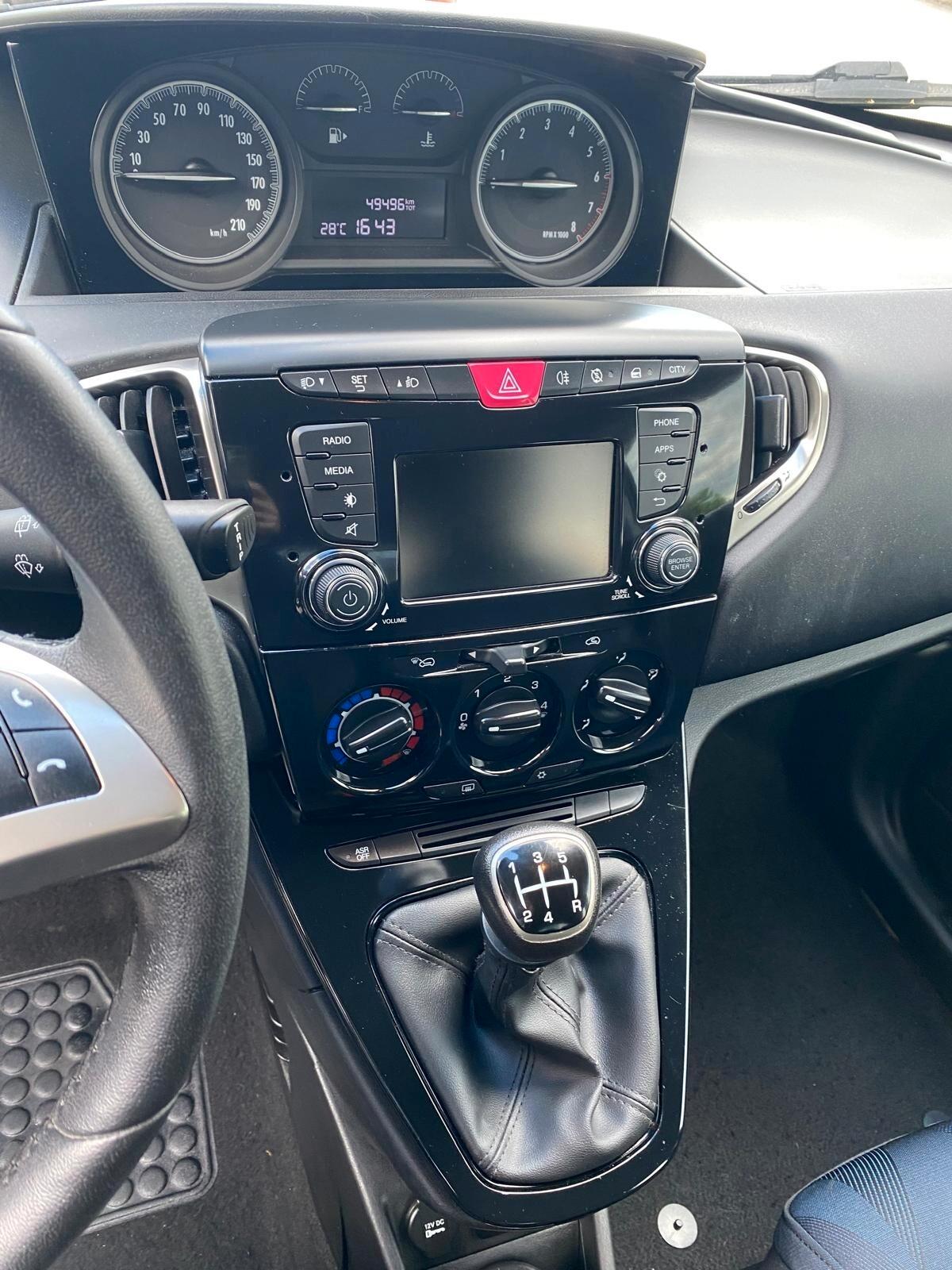 Lancia Ypsilon 1.2 69 CV 5 porte Gold