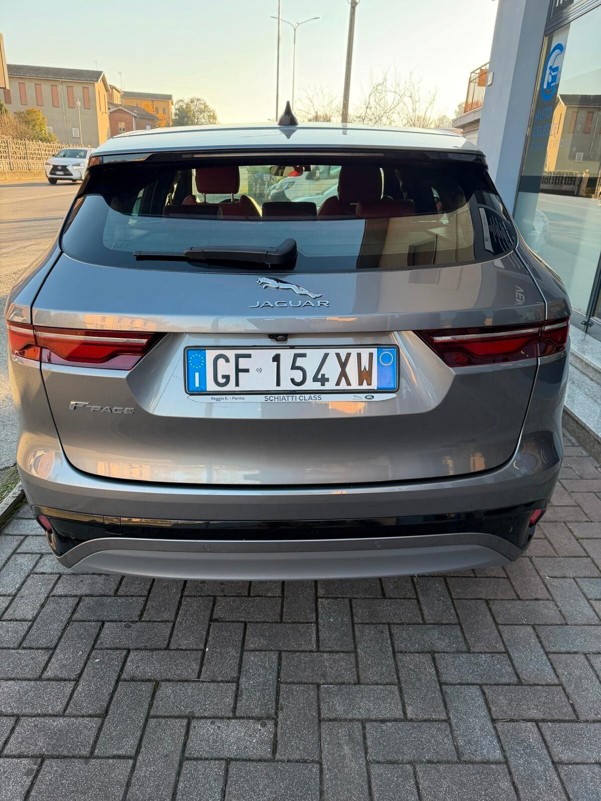 Jaguar F-Pace 2.0 D 163 CV AWD AUT. R-DYNAMIC SE