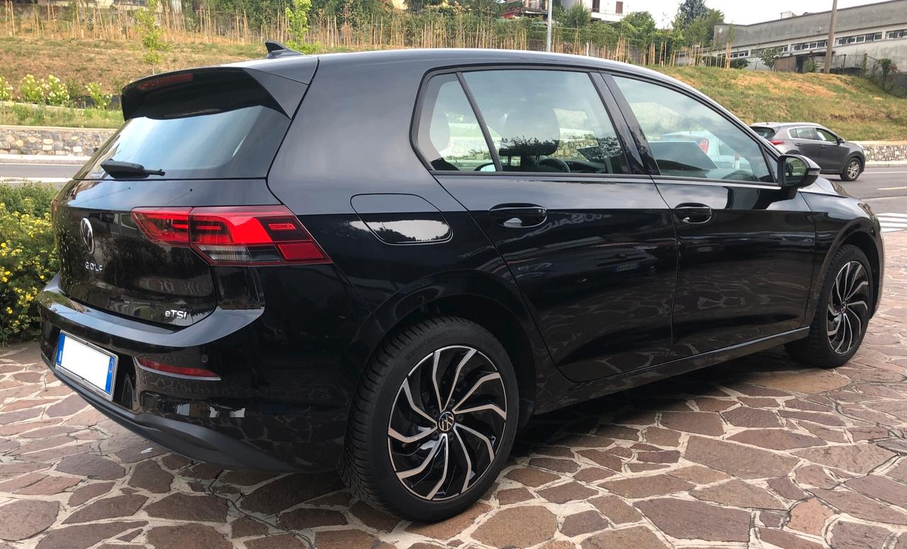 Volkswagen Golf 1.0 eTSI EVO DSG Life