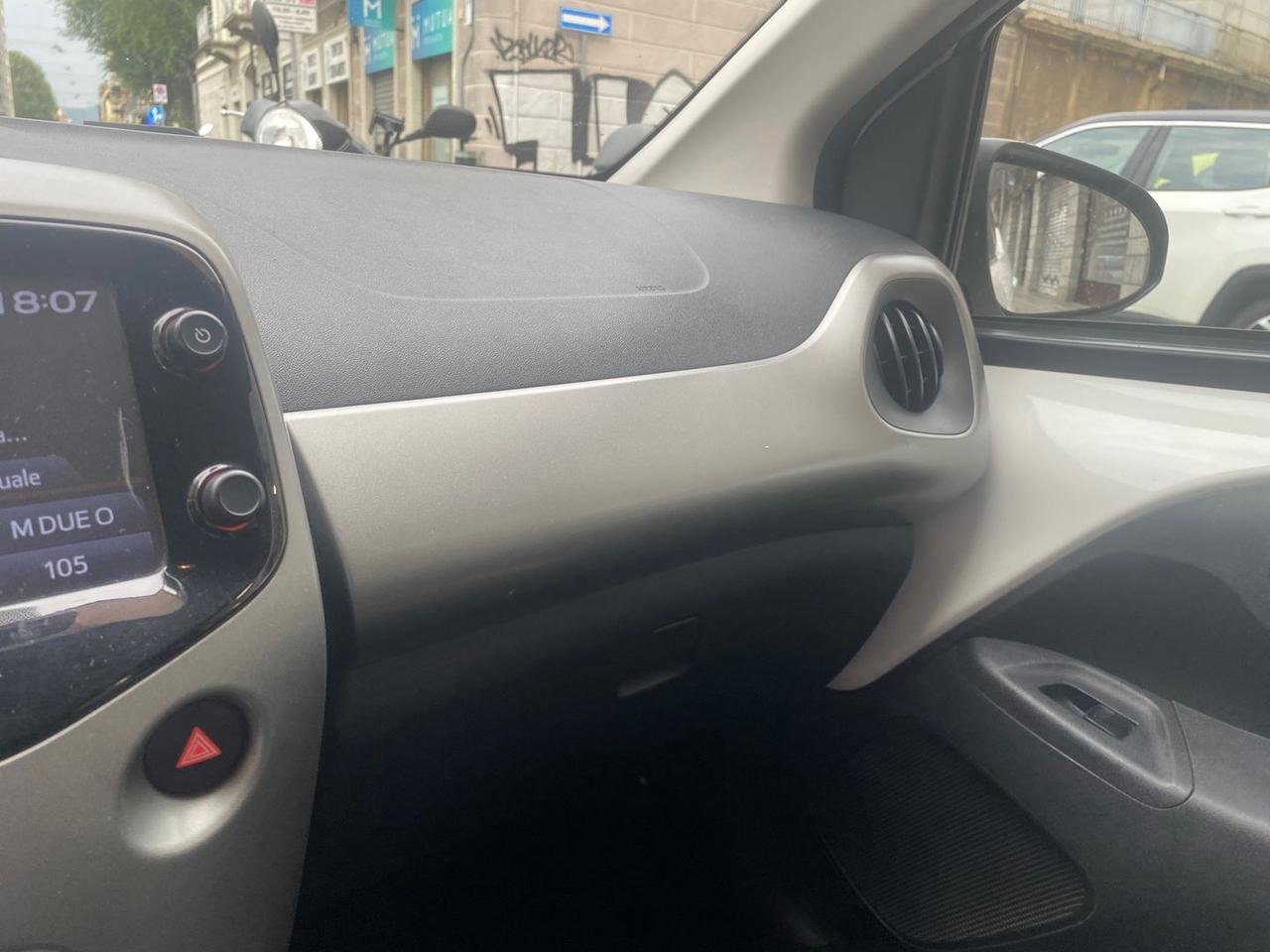 Toyota Aygo X-Play #11983
