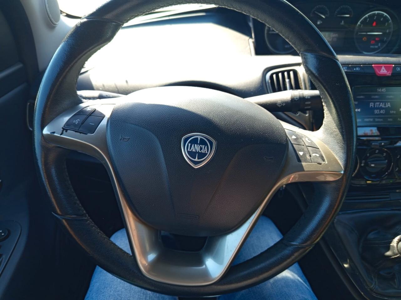 Lancia Ypsilon 1.2 69 CV 5 porte Platinum
