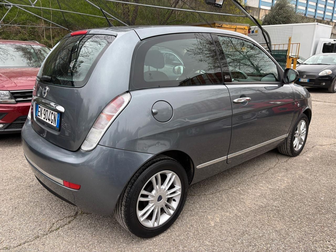 Lancia Ypsilon 1.2 69 CV Unyca OK Neopatentati