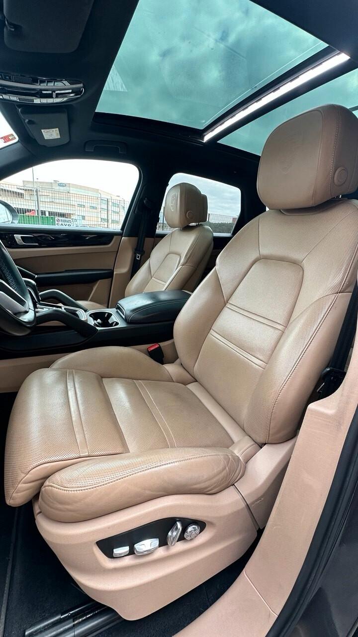 Porsche Cayenne 3.0 V6