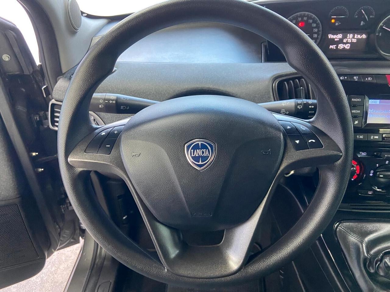 Lancia Ypsilon 1.0 FireFly 5 porte S&S Hybrid Gold