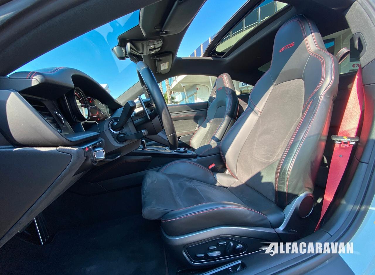 Porsche 911 992 Carrera 2 Coupe GTS auto