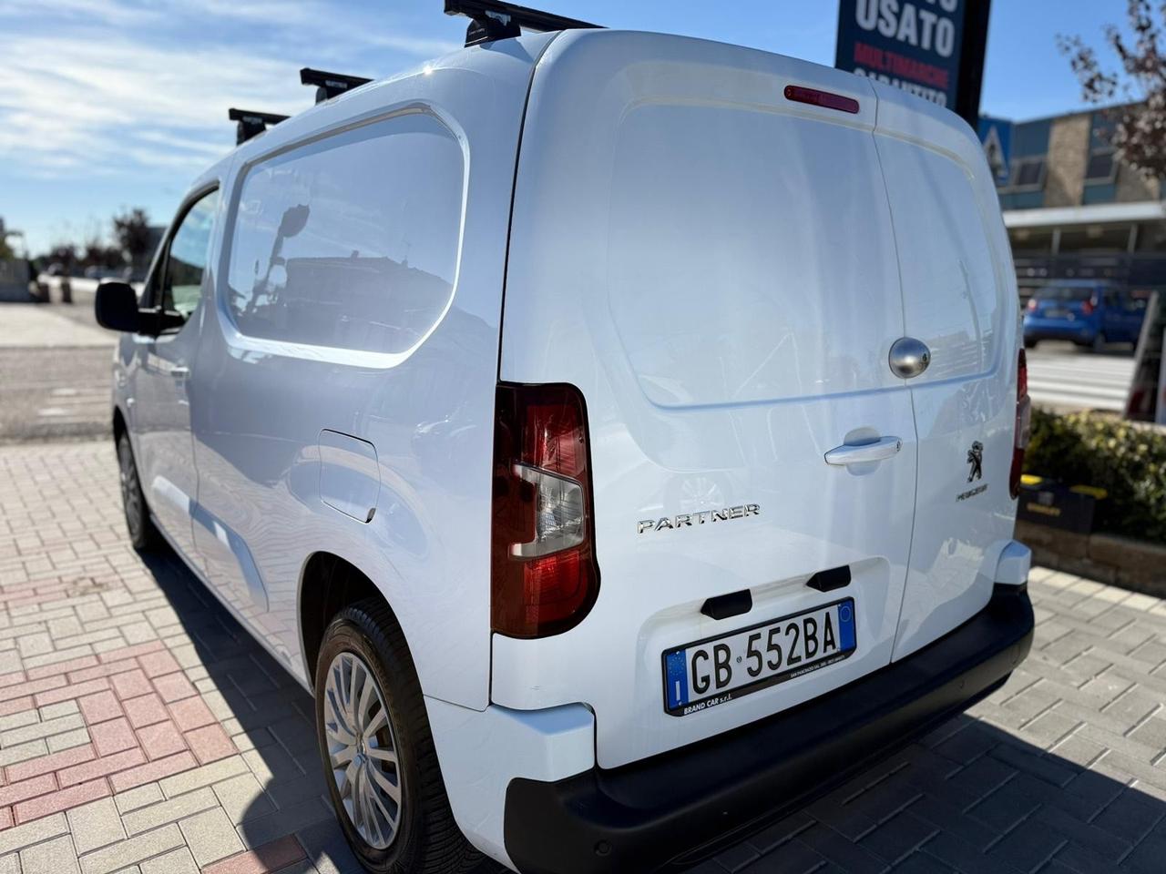 Peugeot Partner BlueHDi 100CV IVA ESPOSTA