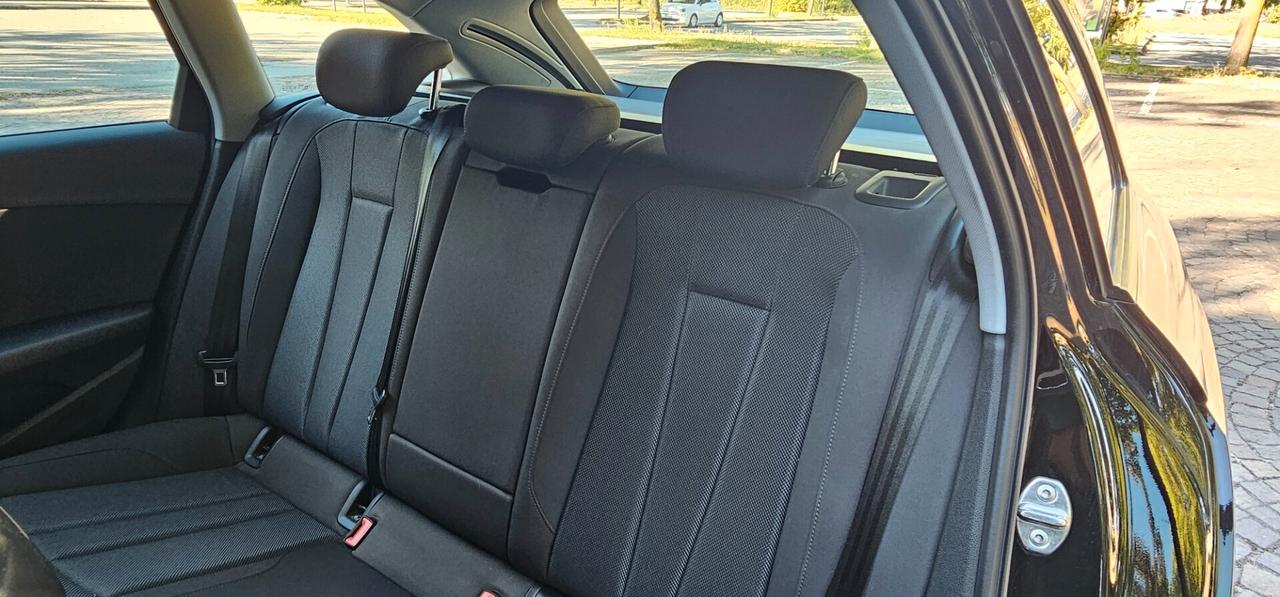 Audi A4 35 TDI/163 CV S tronic Iva Esposta