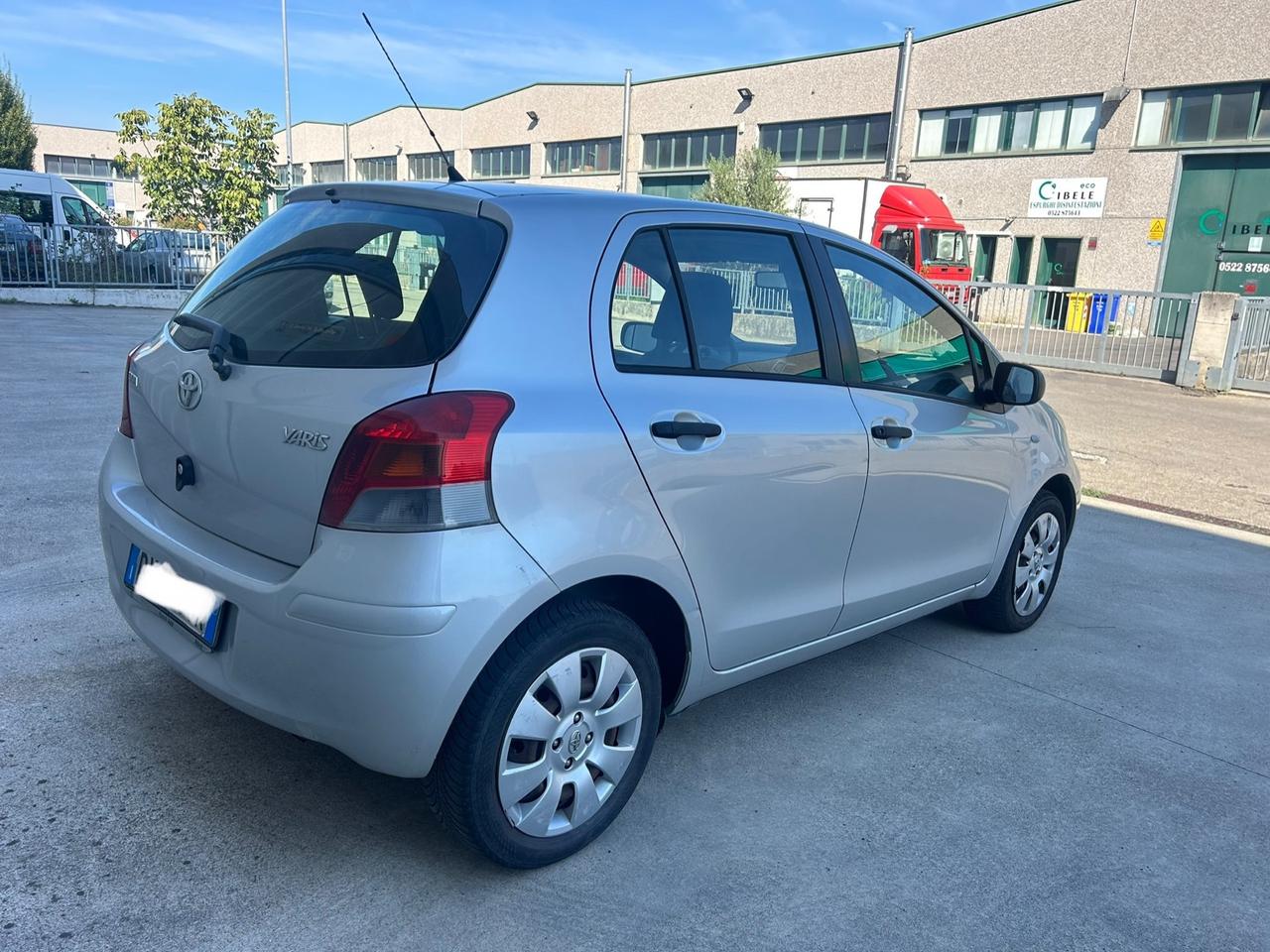 Toyota Yaris 1.0 5 porte Sol