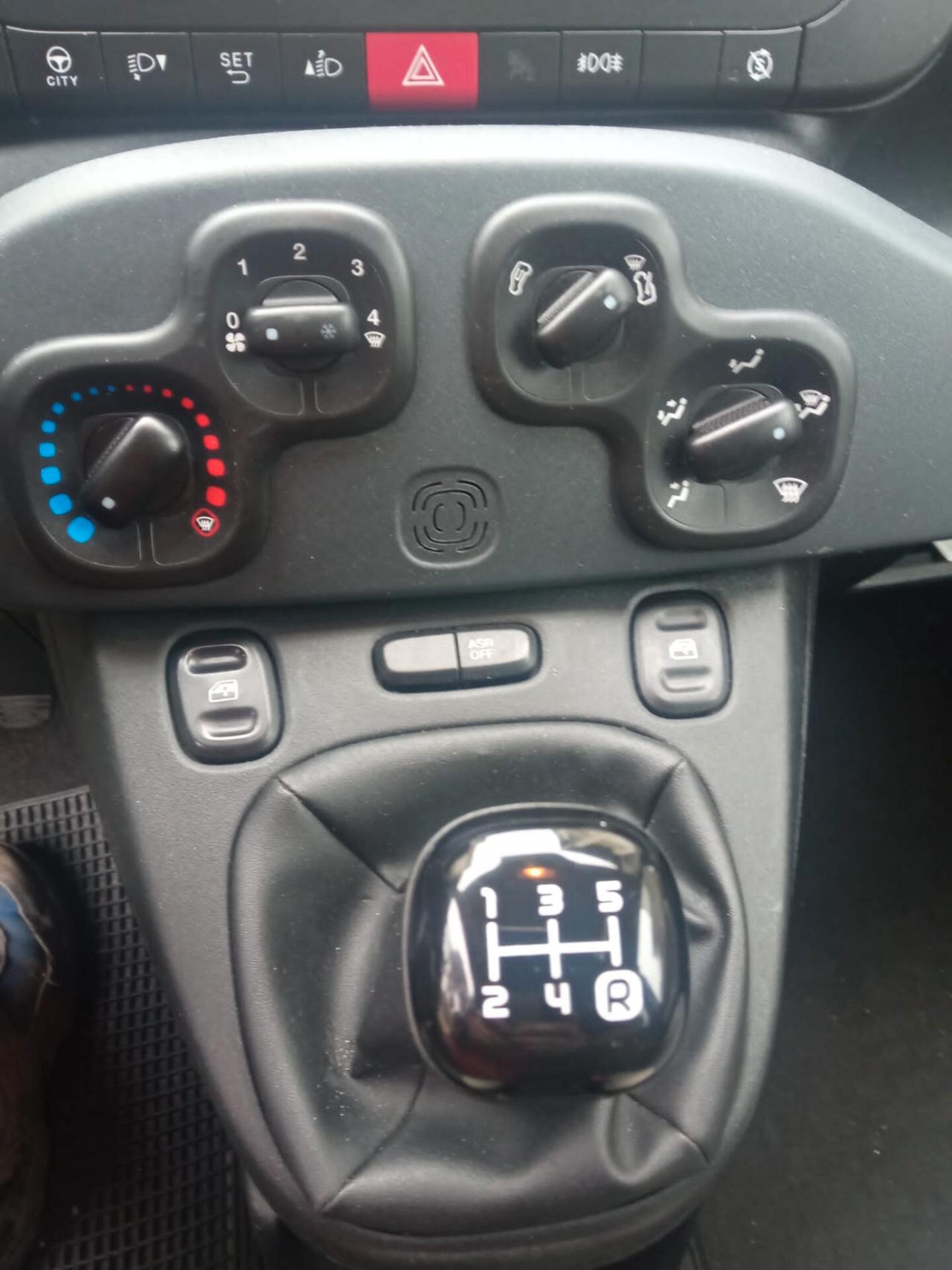 Fiat Panda 1.3 MJT 95 CV S&S Lounge CLIMA VETRI PRYVE MULTIFUNZIONE BARRE SUL TETTO PARA-COLPI