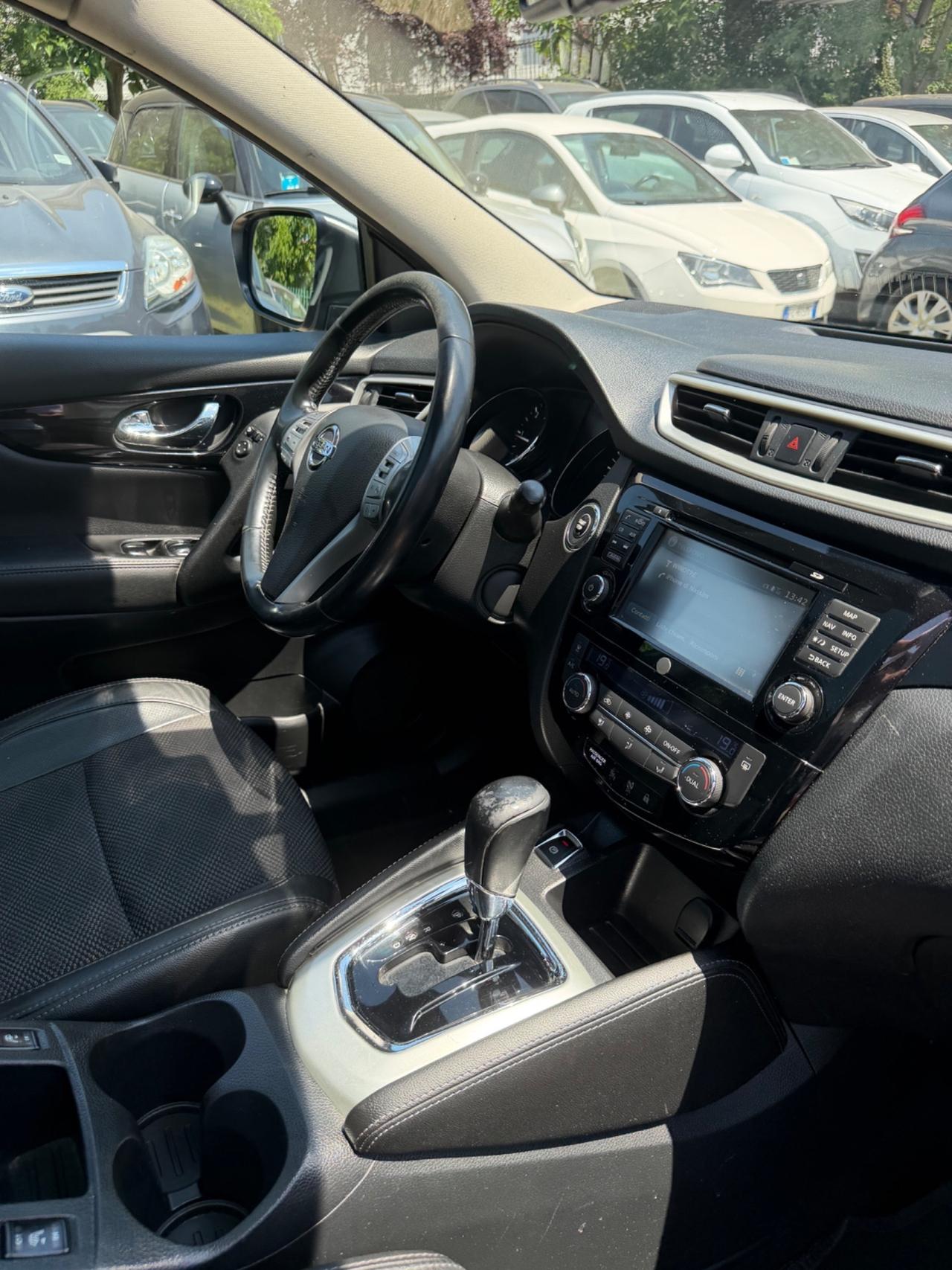 Nissan QASHQAI 1.6 dCi TEKNA TETTO FULLOPT 360CAM