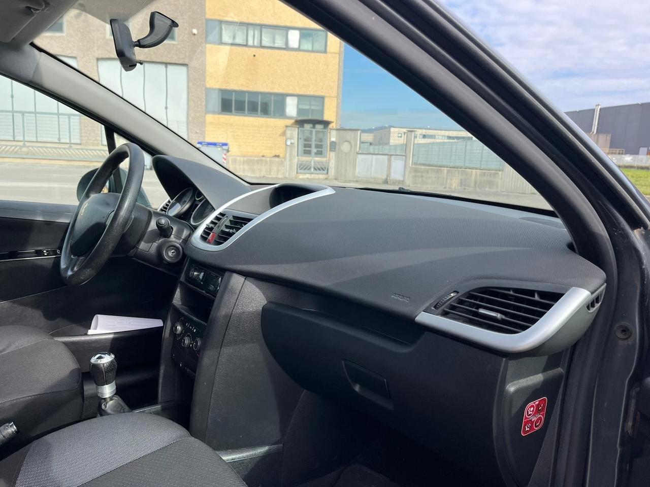 Peugeot 207 1.4 8V 75CV SW Special Edition