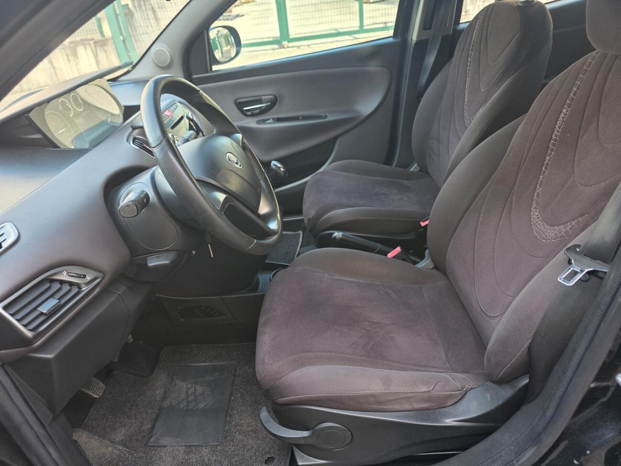 Lancia Ypsilon 1.3 MJT 16V 95 CV 5 porte S&S Silver