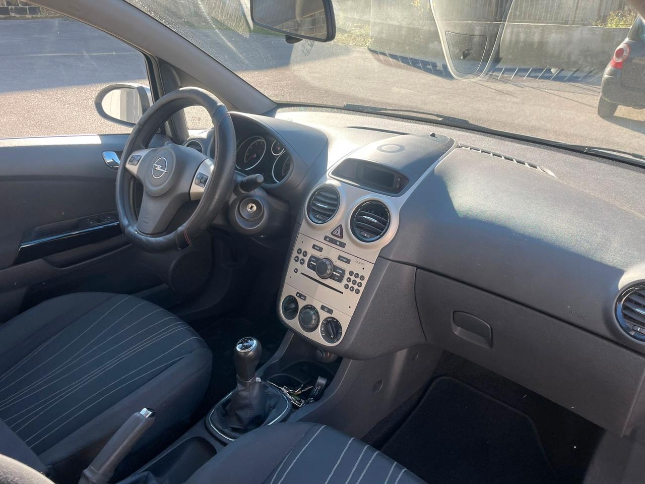 Opel Corsa 1.2 5 porte Cosmo