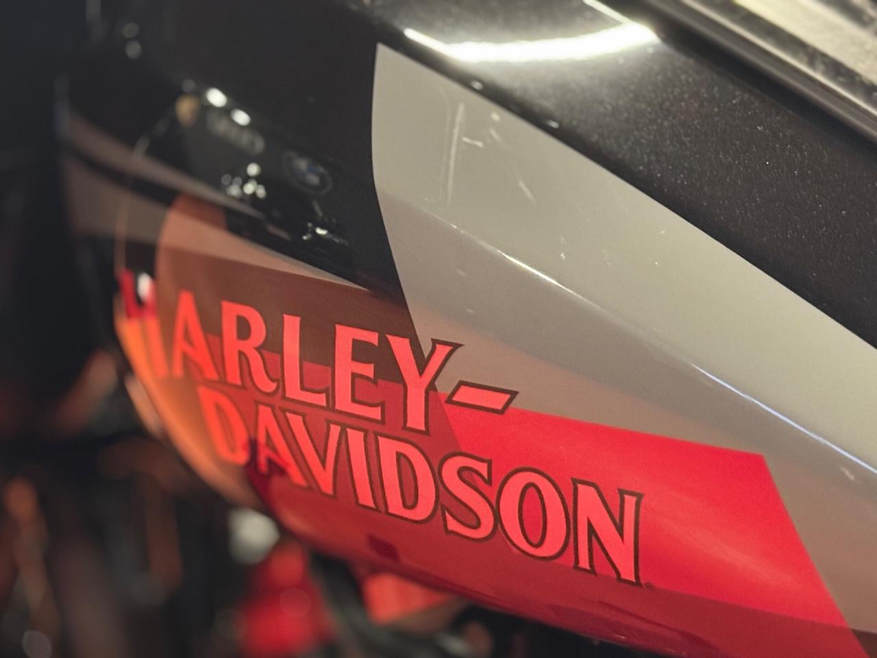 Harley-davidson Street Glide C.V.O. CVO ST