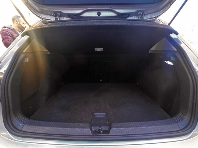 VOLKSWAGEN Golf 1.0 eTSI EVO DSG Life