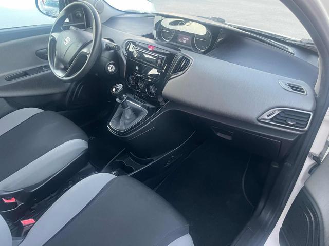 LANCIA Ypsilon 1.2 69 CV 5 porte Silver